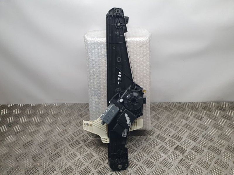 Recambio de elevalunas trasero izquierdo para peugeot 3008 allure referencia OEM IAM 9830389080  ELECTRICO