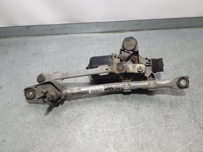 Recambio de motor limpia delantero para peugeot 107 urban referencia OEM IAM 34522911  VALEO