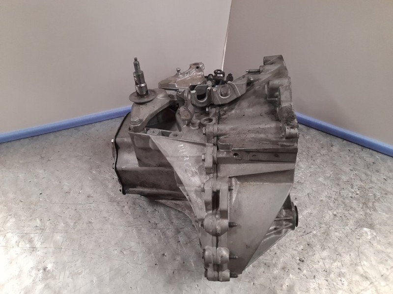 Recambio de caja cambios para peugeot 3008 active referencia OEM IAM 20EA07 1466775 6VELOCIDADES