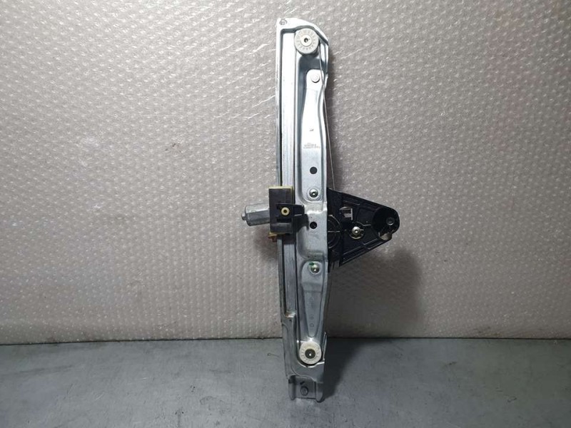 Recambio de elevalunas trasero derecho para dacia sandero stepway referencia OEM IAM 827208625R  ELECTRICO 2 PINES