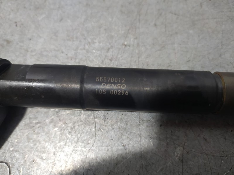 Recambio de inyector para opel meriva b 1.6 cdti dpf referencia OEM IAM 55570012  DENSO