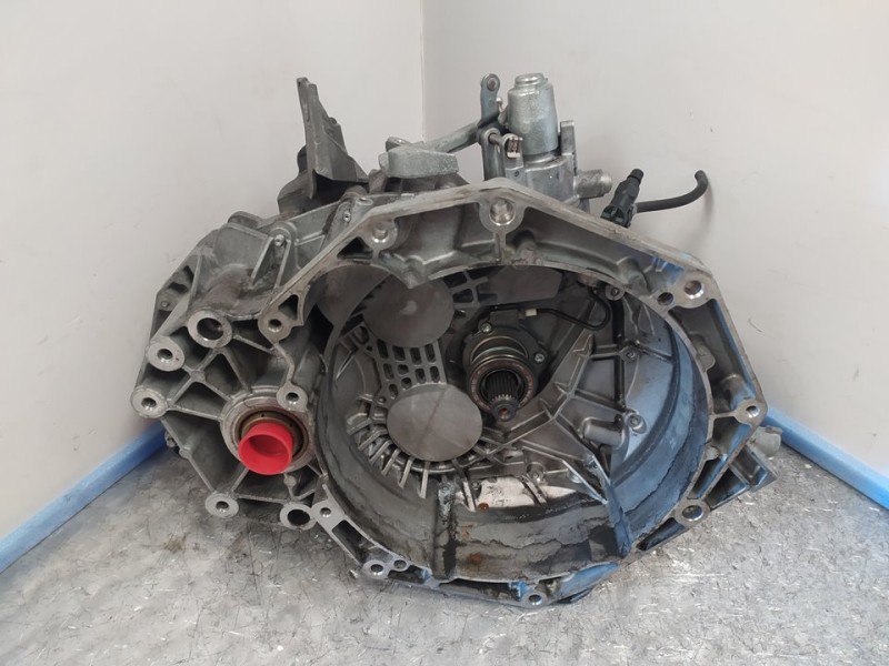 Recambio de caja cambios para chevrolet orlando lt referencia OEM IAM 5556763 0822680 6 VELOCIDADES