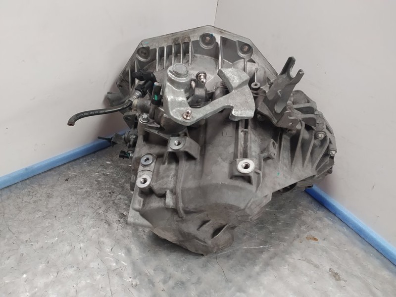 Recambio de caja cambios para chevrolet orlando lt referencia OEM IAM 5556763 0822680 6 VELOCIDADES