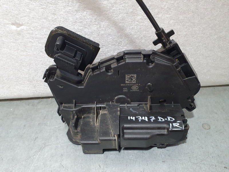 Recambio de cerradura puerta delantera derecha para volkswagen golf vii sportsvan advance bluemotion tech referencia OEM IAM B6A