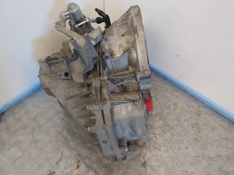 Recambio de caja cambios para chevrolet orlando lt referencia OEM IAM 5556763 0822680 6 VELOCIDADES