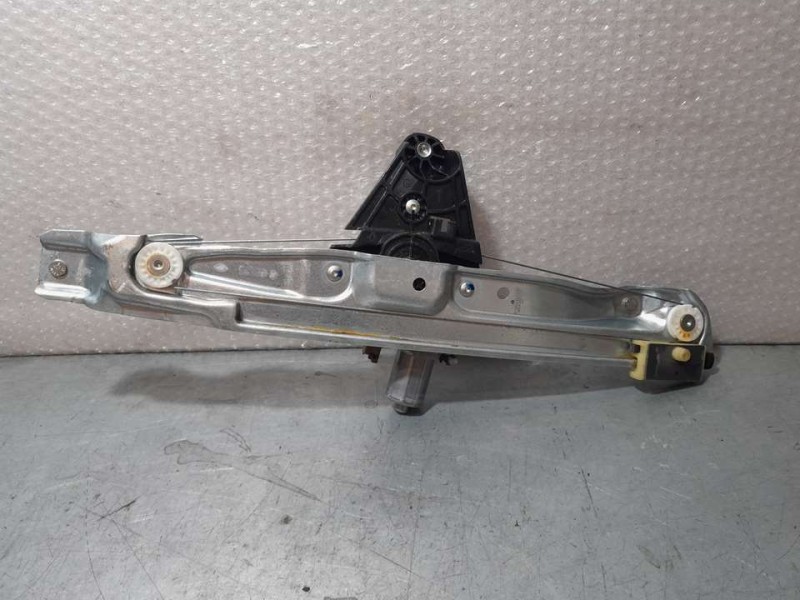 Recambio de elevalunas trasero izquierdo para dacia sandero stepway referencia OEM IAM 827203180R  ELECTRICO 2 PINES