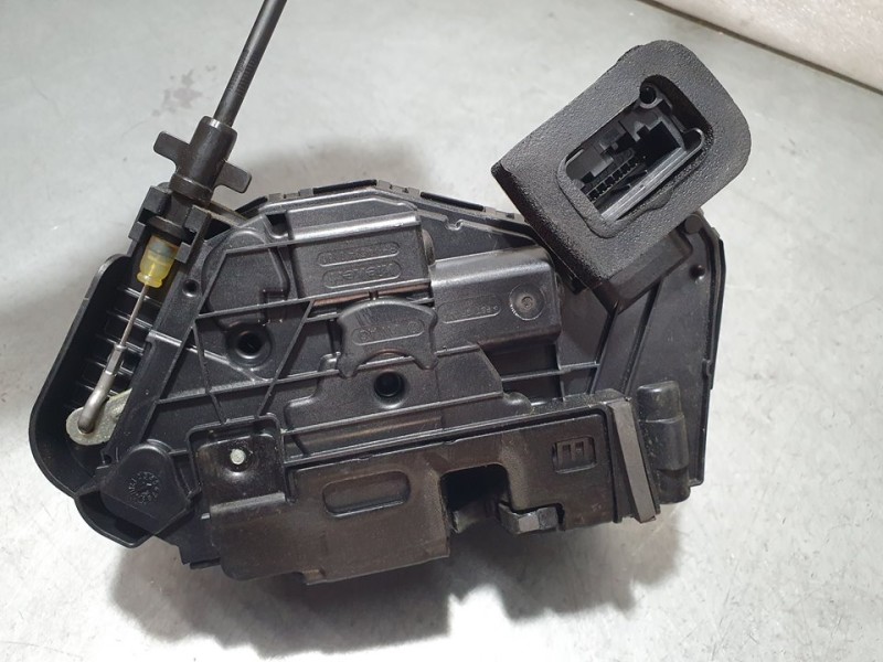 Recambio de cerradura puerta delantera derecha para volkswagen golf vii sportsvan advance bluemotion tech referencia OEM IAM B6A