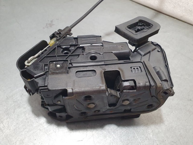 Recambio de cerradura puerta delantera derecha para volkswagen golf vii sportsvan advance bluemotion tech referencia OEM IAM B6A