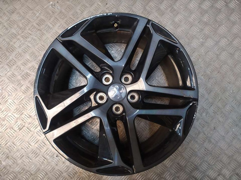Recambio de llanta para peugeot 308 gt referencia OEM IAM 8X18 5 TORN ET 48 ALUMINIO 