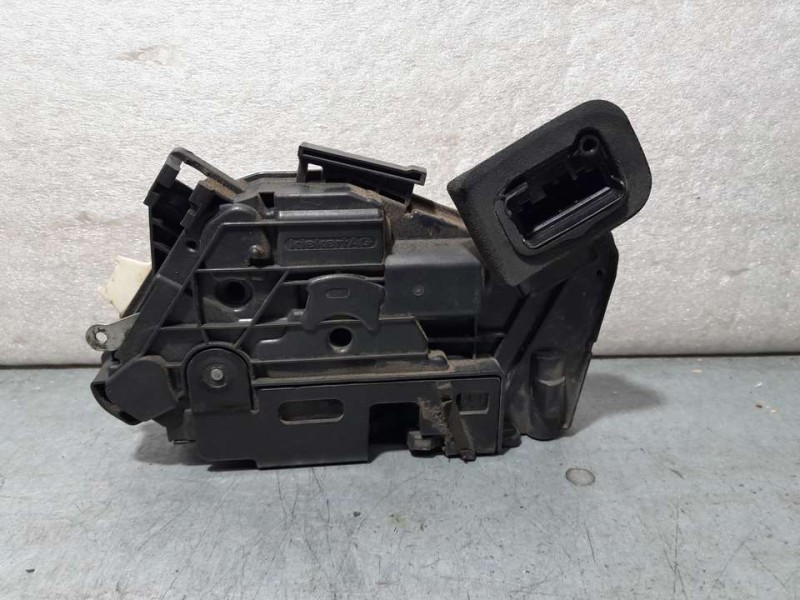 Recambio de cerradura puerta delantera derecha para volkswagen polo (6r1) advance referencia OEM IAM 5K1837016E  