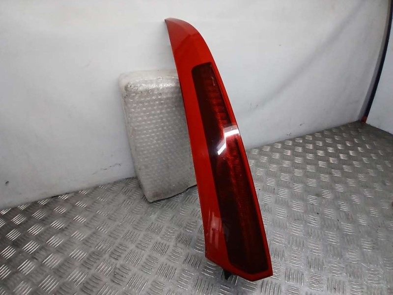 Recambio de piloto trasero izquierdo para volvo xc90 d5 summum (7 asientos) referencia OEM IAM 30678220  PARTE SUPERIOR ROZADO