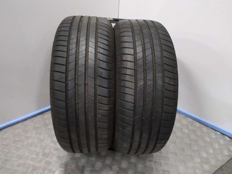 Recambio de neumatico pareja para neumaticos reutilizados - referencia OEM IAM 235501897V 235/50/18/97V BRIDGESTONE