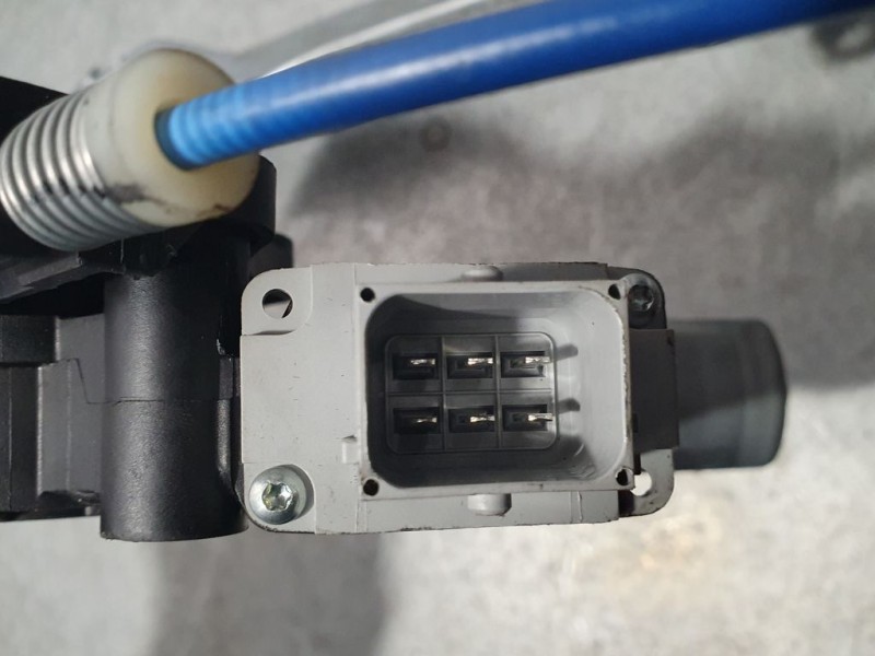 Recambio de elevalunas delantero derecho para opel corsa e edition referencia OEM IAM 13447039RH 54163212 HILEX