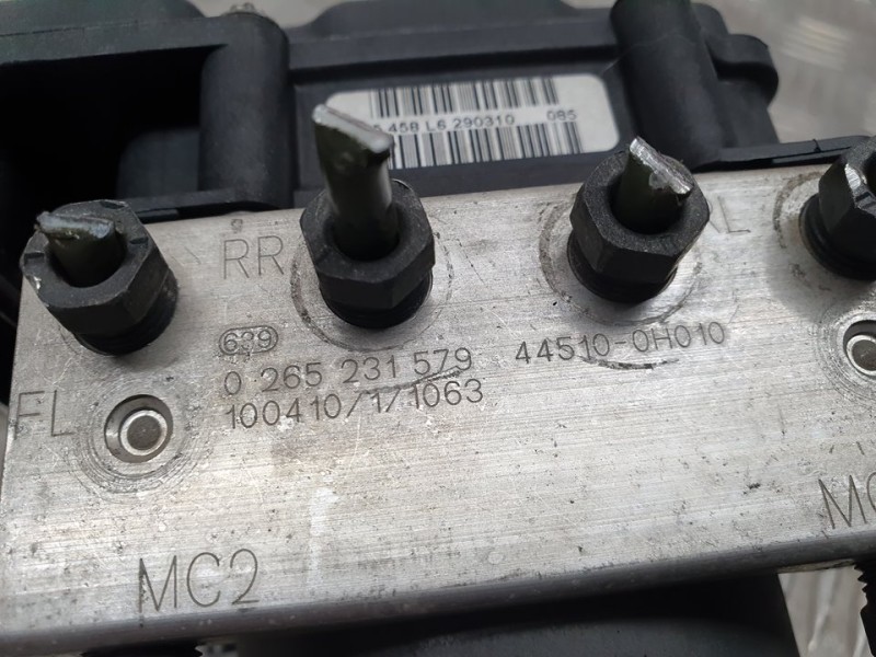 Recambio de abs para toyota aygo (kgb/wnb) live referencia OEM IAM 445100H010 0265231579 BOSCH