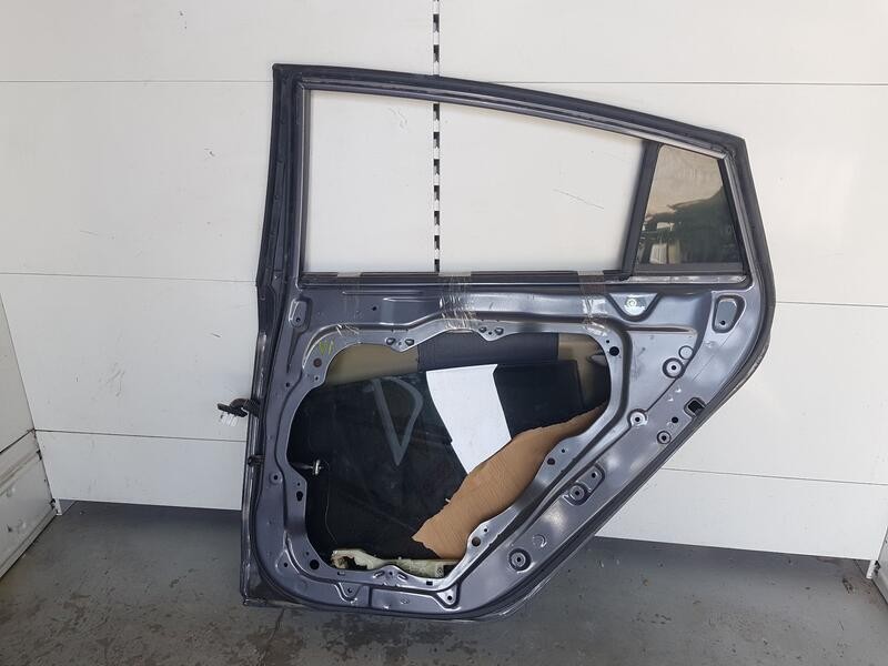 Recambio de puerta trasera derecha para hyundai ioniq style elektro referencia OEM IAM   TOCADA