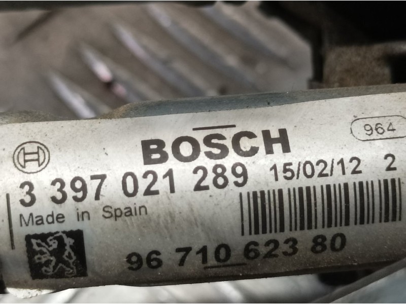 Recambio de motor limpia delantero para peugeot 3008 active referencia OEM IAM 9671062380 3397021289 BOSCH LADO DERECHO