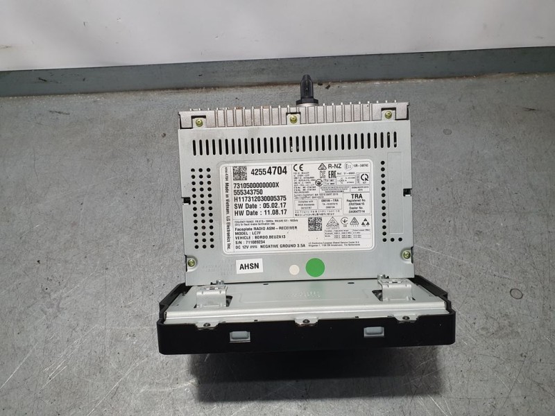 Recambio de sistema navegacion gps para opel corsa e edition referencia OEM IAM 42554704 555343750 LG