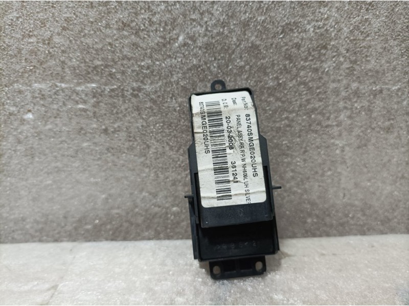 Recambio de mando elevalunas trasero derecho para honda civic berlina 5 (fk) 2.2 i-ctdi comfort referencia OEM IAM 83740SMGE020U