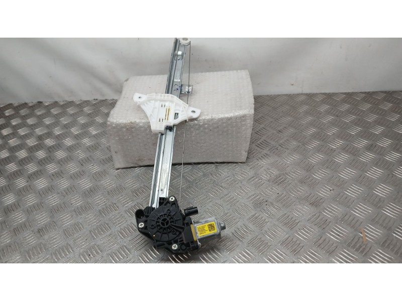 Recambio de elevalunas delantero derecho para hyundai bayon (bc3) 1.2 mpi referencia OEM IAM 82404Q0000 ELECTRICO 2 PINS 1130090