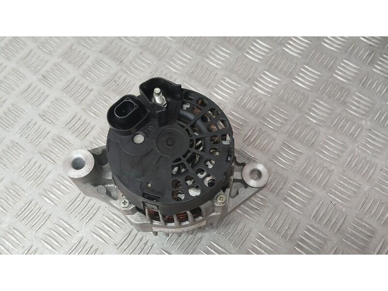 Recambio de alternador para jeep renegade longitude fwd referencia OEM IAM 51884351 DENSO 1012101710