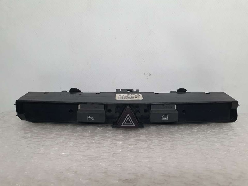 Recambio de warning para opel zafira b cosmo referencia OEM IAM 13100106  