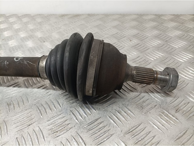 Recambio de transmision delantera derecha para peugeot 3008 active referencia OEM IAM 9684135480  