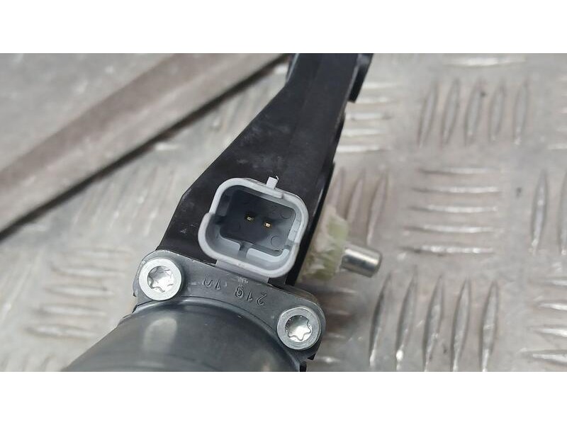 Recambio de motor elevalunas delantero derecho para hyundai i30 classic referencia OEM IAM 824602R000 BOSCH 0130822543