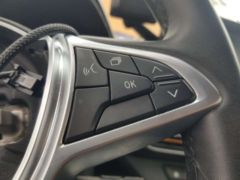 Recambio de volante para dacia sandero stepway referencia OEM IAM 484004420R  