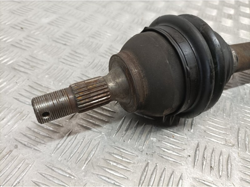 Recambio de transmision delantera izquierda para peugeot 3008 active referencia OEM IAM 9684135380  