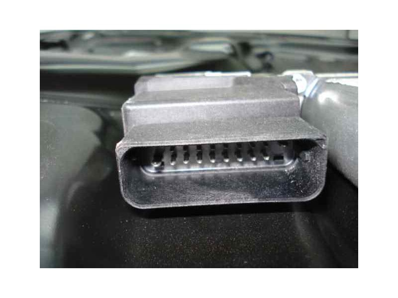 Recambio de elevalunas trasero derecho para volkswagen passat berlina (3c2) 2.0 tdi referencia OEM IAM   BROSE