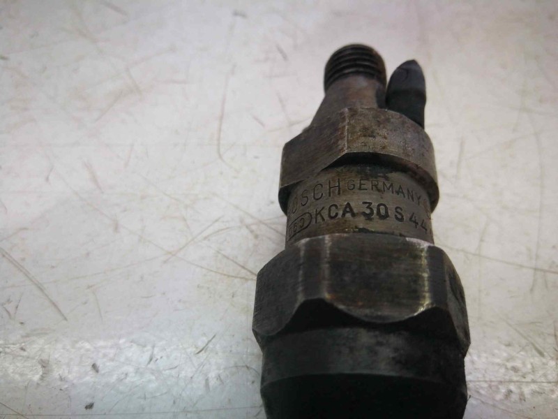 Recambio de inyector para renault rapid/express (f40) 1.9 diesel referencia OEM IAM KCA30S44  BOSCH