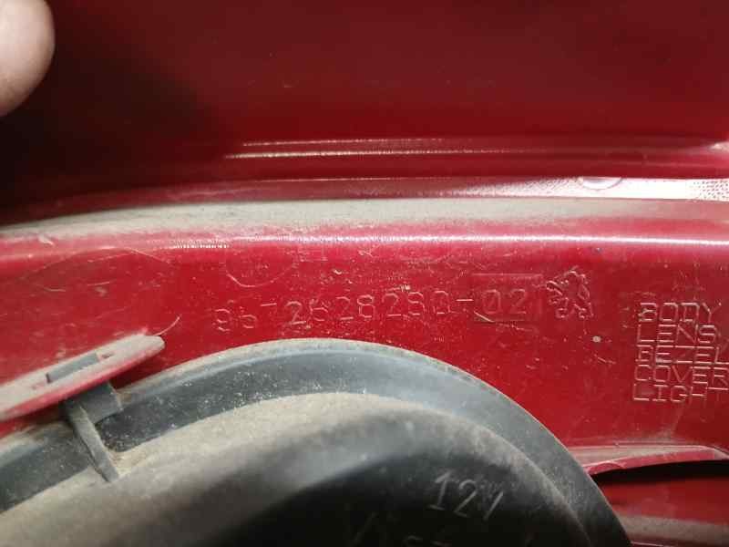 Recambio de piloto trasero izquierdo para peugeot 208 active referencia OEM IAM 9672628280  ROZADO