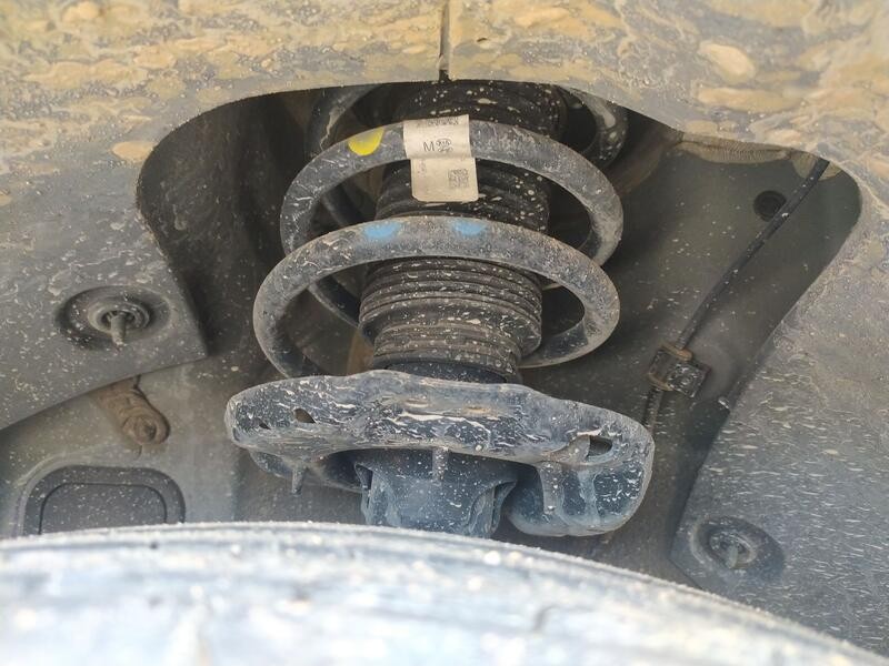 Recambio de amortiguador delantero izquierdo para kia sportage iv (ql, qle) 1.6 gdi referencia OEM IAM 54650F1550  