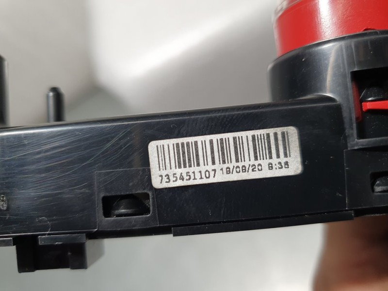 Recambio de warning para fiat nuova 500 (150) mild hybrid referencia OEM IAM 735451107  