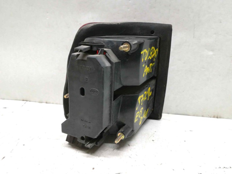 Recambio de piloto trasero derecho para seat toledo (1l) base referencia OEM IAM   EXTERIOR