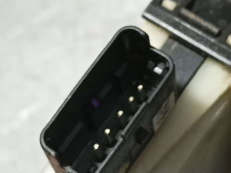 Recambio de cerradura puerta trasera derecha para peugeot 2008 (--.2013) allure referencia OEM IAM 9812501180  ELECTRICA