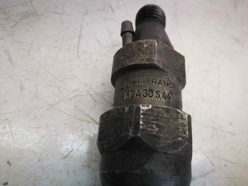 Recambio de inyector para renault rapid/express (f40) 1.9 diesel referencia OEM IAM KCA30S44  BOSCH