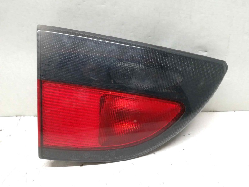 Recambio de piloto trasero izquierdo para renault megane i classic (la0) referencia OEM IAM   INTERIOR