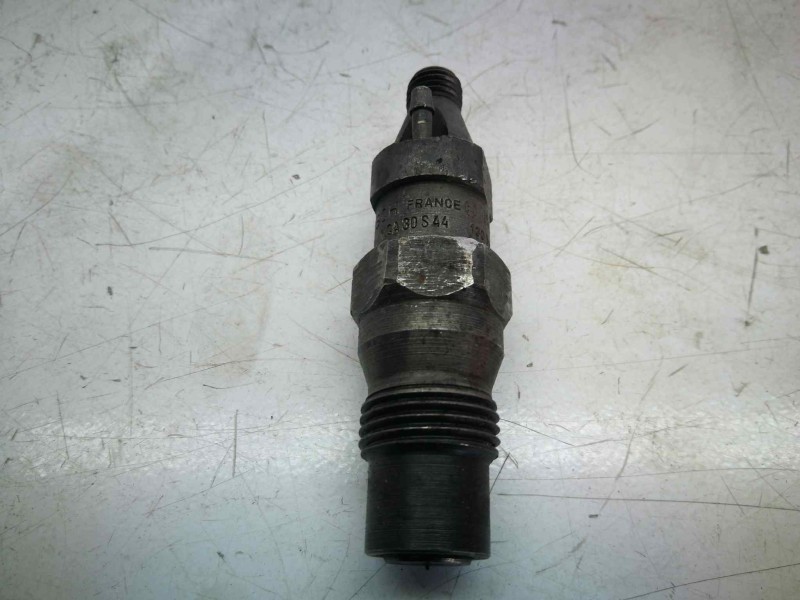 Recambio de inyector para renault rapid/express (f40) 1.9 diesel referencia OEM IAM KCA30S44  BOSCH