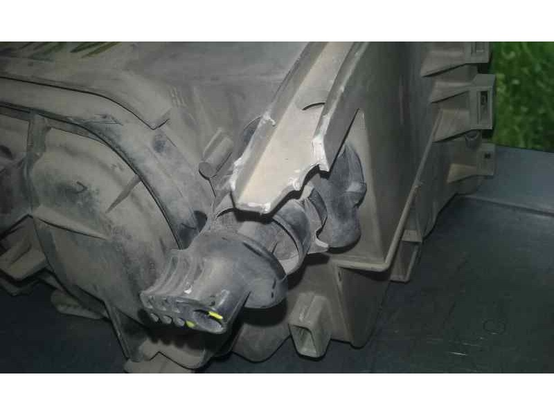 Recambio de faro derecho para peugeot 806 sr referencia OEM IAM   VALEO