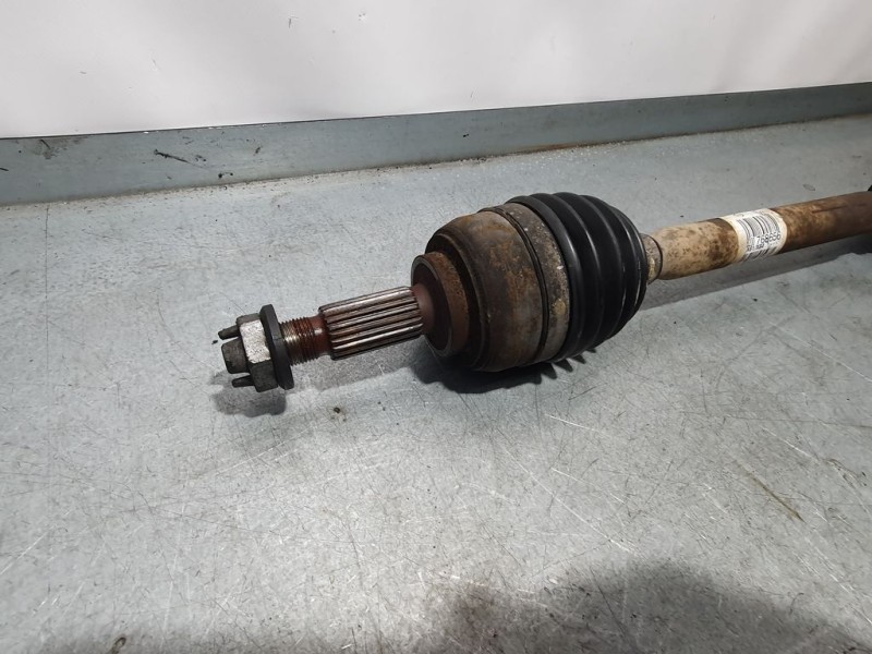 Recambio de transmision delantera derecha para renault kangoo profesional referencia OEM IAM 8200768656  