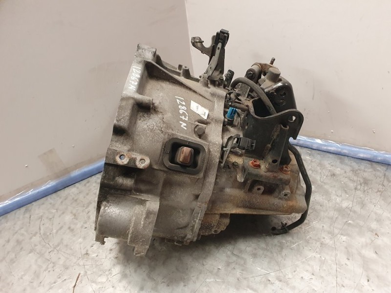 Recambio de caja cambios para nissan x-trail (t30) comfort referencia OEM IAM 32010EQ068  6VELOCIDADES