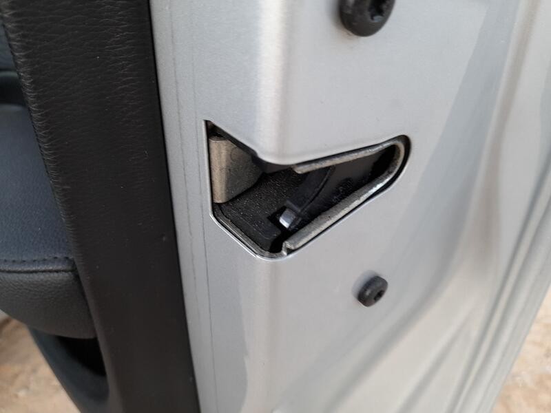 Recambio de cerradura puerta delantera derecha para bmw 1 (e87) 118 d referencia OEM IAM 51217202146  