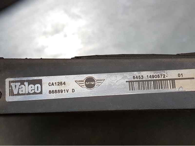 Recambio de condensador / radiador aire acondicionado para mini mini (r50,r53) cooper referencia OEM IAM 64531490572 868891V VAL