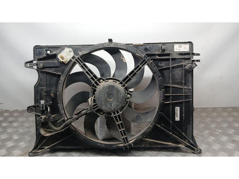 Recambio de electroventilador para jeep renegade longitude fwd referencia OEM IAM 52081771 DENSO 2230009390