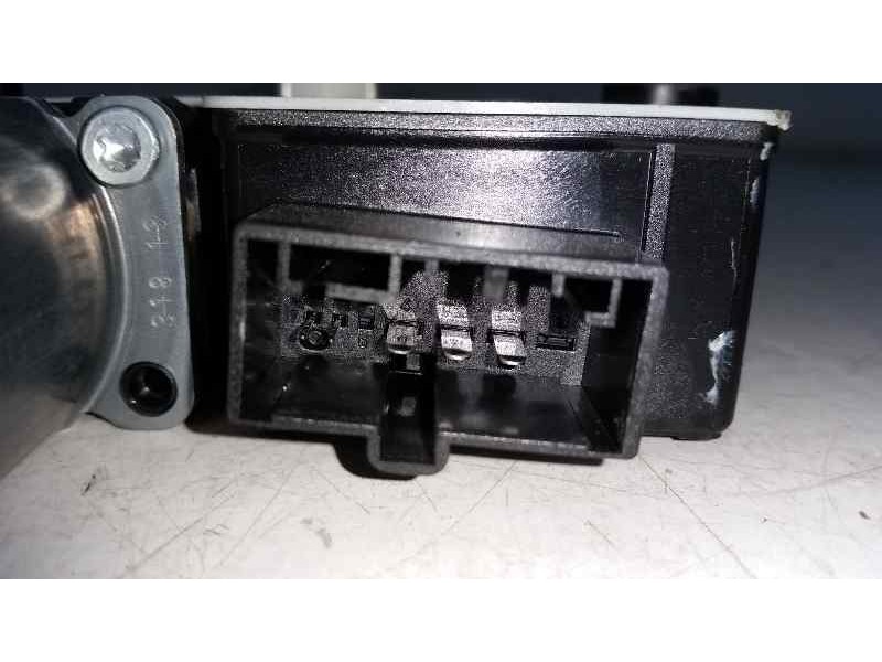 Recambio de motor elevalunas trasero derecho para volkswagen golf vii lim. (5g1) advance bluemotion referencia OEM IAM 5Q0959812