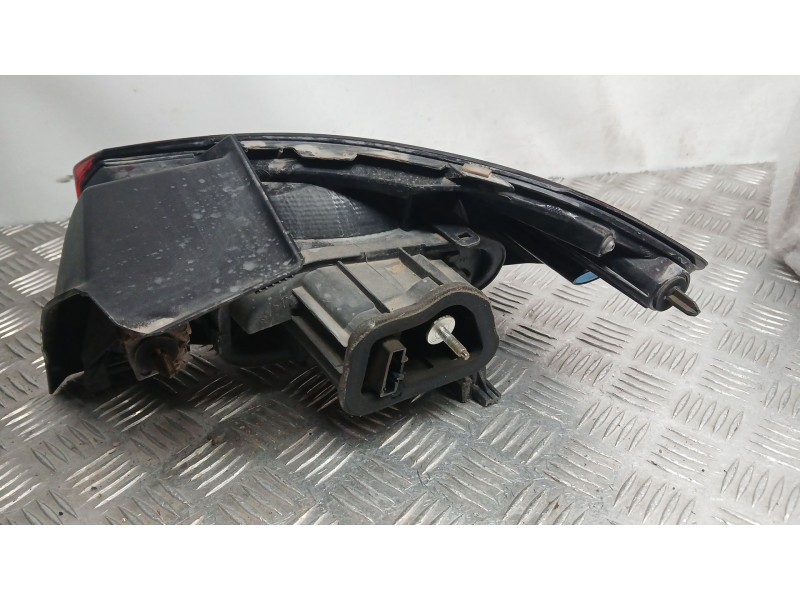Recambio de piloto trasero izquierdo exterior para opel corsa f (p2jo) 1.2 (68) referencia OEM IAM 9829317380 VALEO 90194151