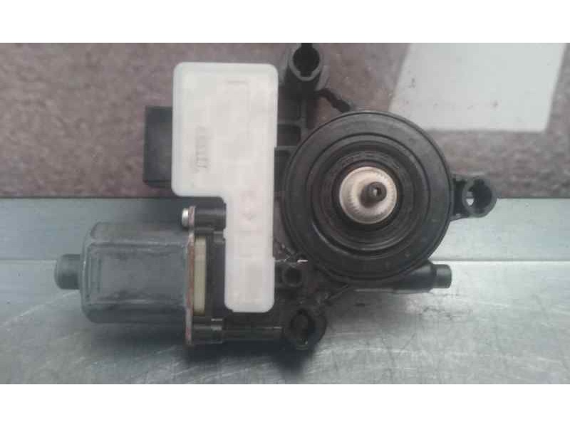 Recambio de motor elevalunas trasero izquierdo para volkswagen golf vii lim. (5g1) advance bluemotion referencia OEM IAM 5Q09598