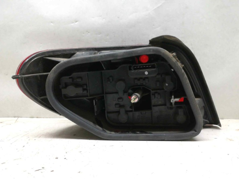 Recambio de piloto trasero derecho para citroën xsara berlina 1.9 d sx referencia OEM IAM   