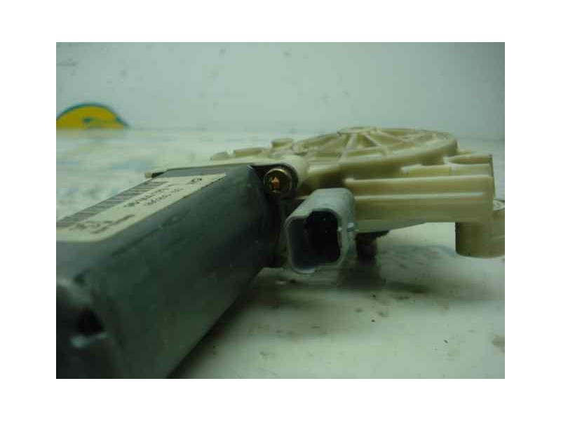 Recambio de motor elevalunas delantero izquierdo para peugeot 307 (s1) xr referencia OEM IAM 990250100AVG 9634457380 2 PINES